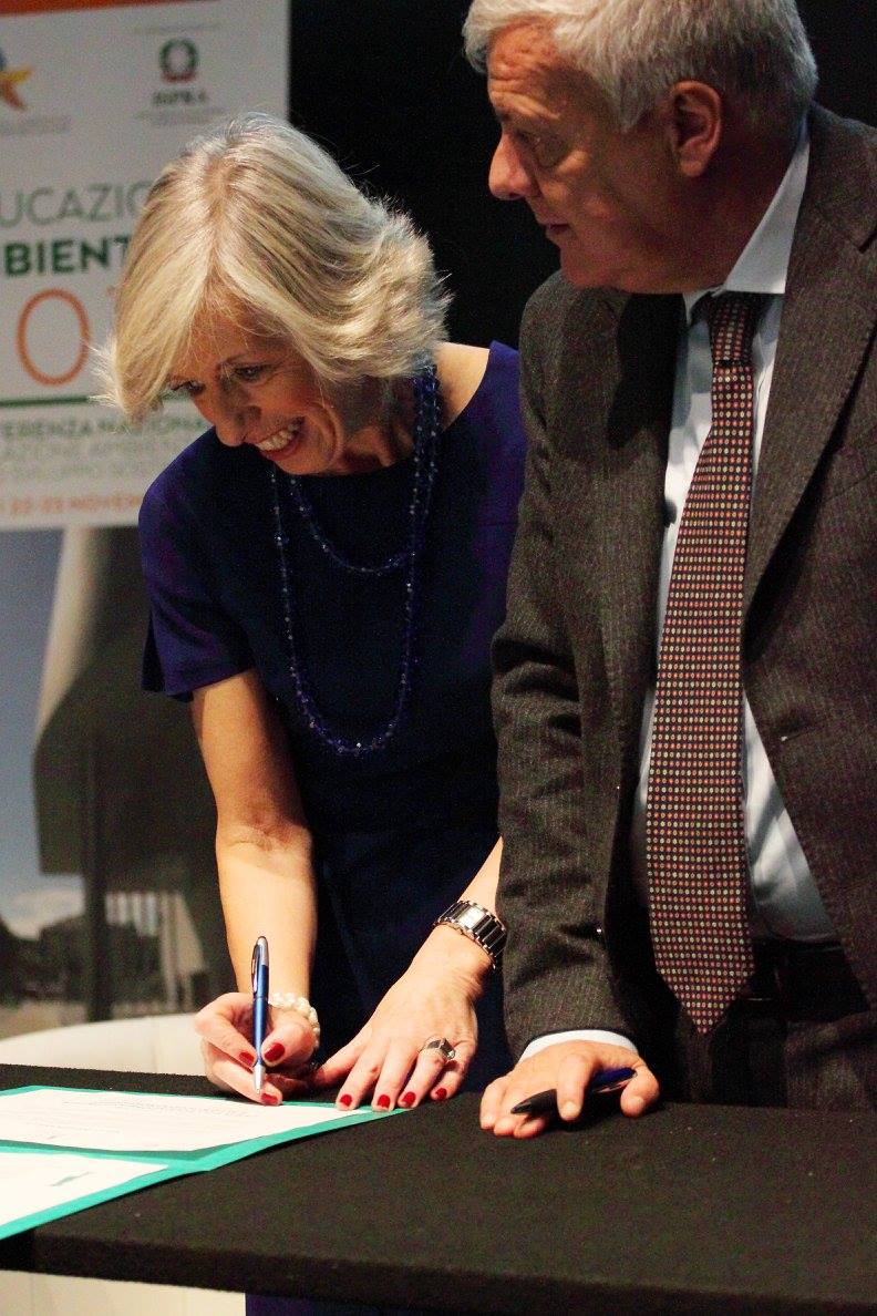 20161123 Galletti e Giannini firmano la carta delleducazione ambientale
